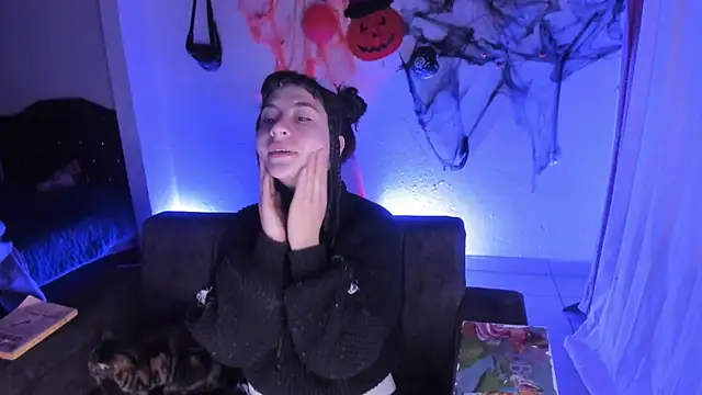 kitty  chs online show from 11-16-25, 11:15