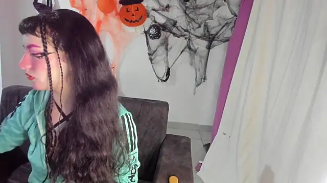 kitty  chs online show from 11-15-25, 11:03