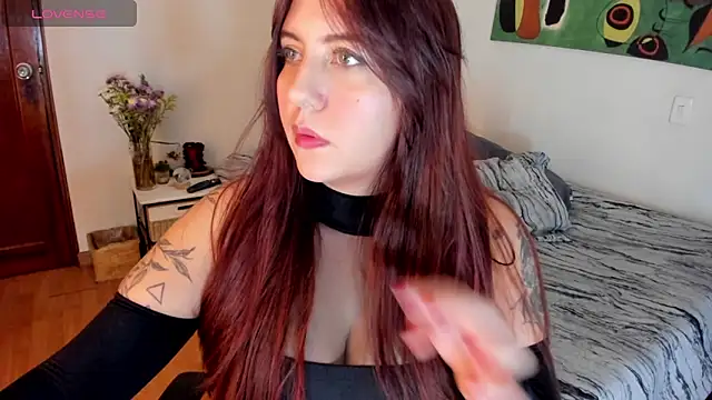 Snapshot of vennus18 chatting on 10-18-25, 12:23 vennus18 online show from 10-18-25, 12:23