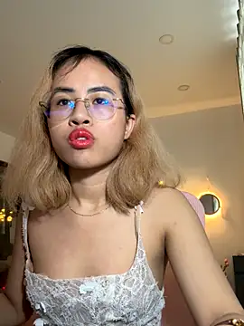 EllieYoon online show from 11-27-25, 05:19