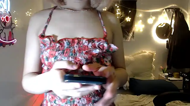 EllieYoon online show from 10-03-25, 04:36