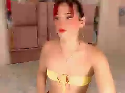 Snapshot of roxanawillts chatting on 10-22-25, 03:39 roxanawillts online show from 10-22-25, 03:39