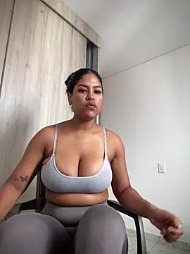 miiabrown18 online show from 10-22-25, 03:33