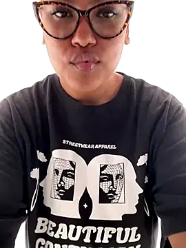 miiabrown18 online show from 10-13-25, 01:56