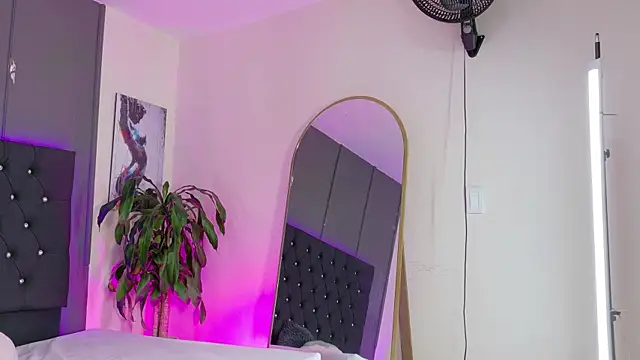 Kataaleya  12 online show from 10-28-25, 11:53