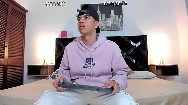 Snapshot of iammariano chatting on 03-24-26, 03:28 iammariano online show from 03-24-26, 03:28