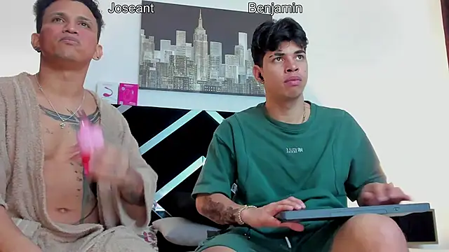 Snapshot of iammariano chatting on 03-11-26, 03:44 iammariano online show from 03-11-26, 03:44