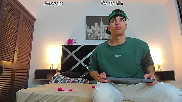 Snapshot of iammariano chatting on 03-21-26, 02:57 iammariano online show from 03-21-26, 02:57