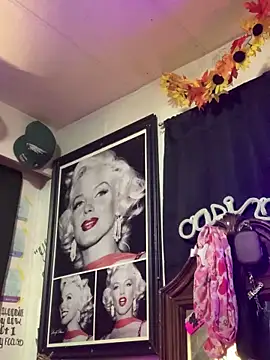 blondebarbiebae online show from 10-26-25, 06:36