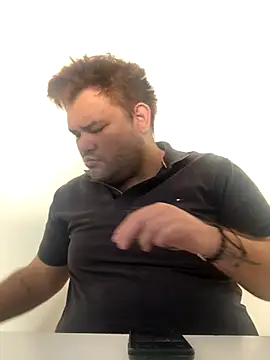 big bearr online show from 10-28-25, 01:32