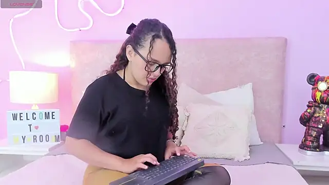 CamilaGomez149 online show from 09-25-25, 03:56