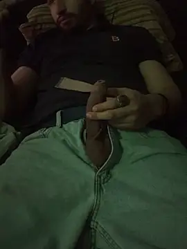 Snapshot of wwolfxxx chatting on 10-04-25, 11:23 wwolfxxx online show from 10-04-25, 11:23