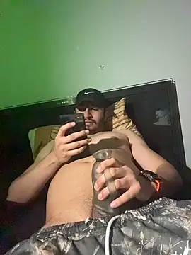 Snapshot of wwolfxxx chatting on 10-27-25, 09:05 wwolfxxx online show from 10-27-25, 09:05