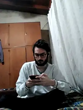 Snapshot of Fefede97_ chatting on 05-12-26, 02:01 Fefede97 online show from 05-12-26, 02:01