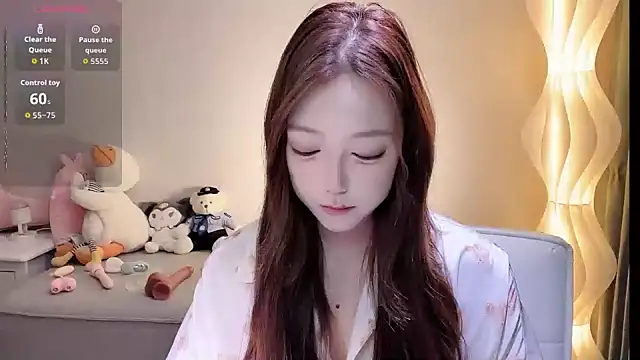 Luna--1 online show from 07-23-26, 01:41