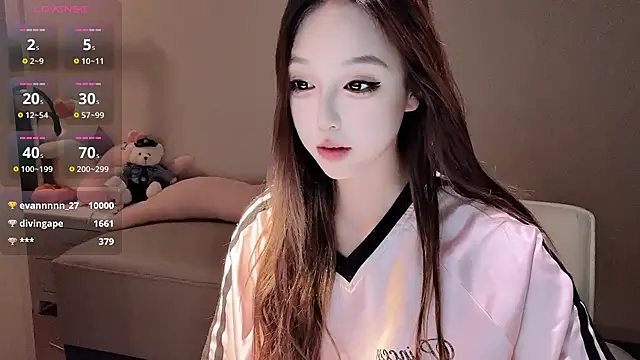 Luna--1 online show from 06-24-26, 03:43