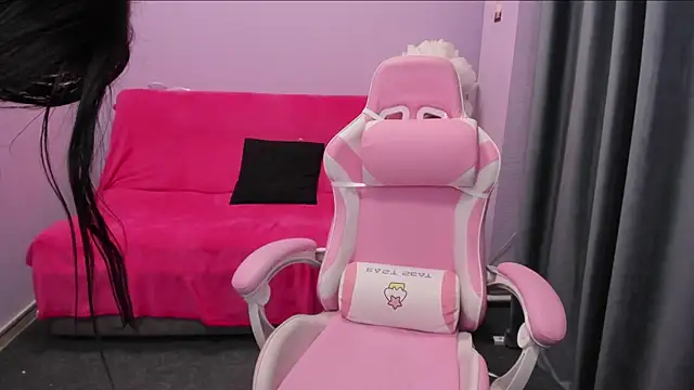 KissMeMel online show from 10-14-25, 03:56