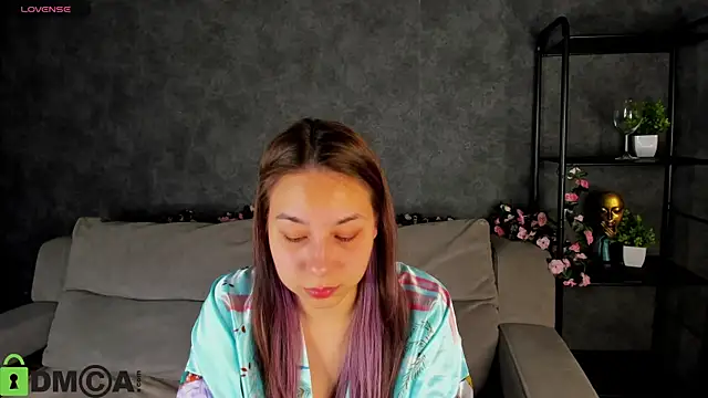 Al1ice Moures online show from 10-29-25, 01:15