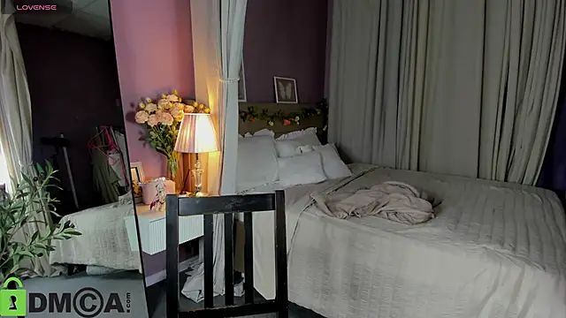 Snapshot of Al1ice_Moures chatting on 02-18-26, 01:36 Al1ice Moures online show from 02-18-26, 01:36