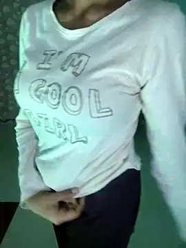 Snapshot of Nisha_queen675 chatting on 10-08-25, 06:59 Nisha queen675 online show from 10-08-25, 06:59