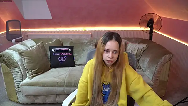 Snapshot of Luchi_Sun chatting on 11-27-25, 11:10 Luchi Sun online show from 11-27-25, 11:10