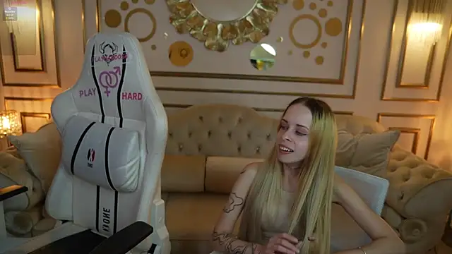 Snapshot of Luchi_Sun chatting on 10-05-25, 02:41 Luchi Sun online show from 10-05-25, 02:41