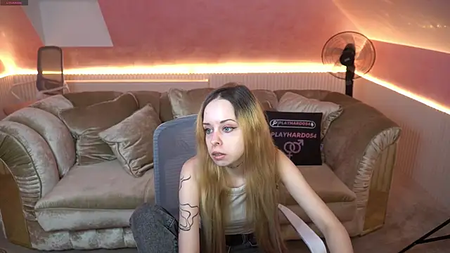 Snapshot of Luchi_Sun chatting on 11-26-25, 11:10 Luchi Sun online show from 11-26-25, 11:10