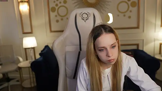 Snapshot of Luchi_Sun chatting on 10-30-25, 11:19 Luchi Sun online show from 10-30-25, 11:19