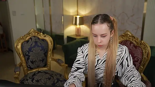 Snapshot of Luchi_Sun chatting on 11-05-25, 11:46 Luchi Sun online show from 11-05-25, 11:46