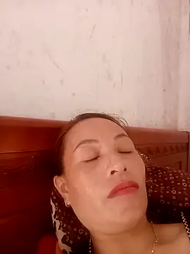 Snapshot of suka-bae chatting on 10-16-25, 04:10 suka-bae online show from 10-16-25, 04:10