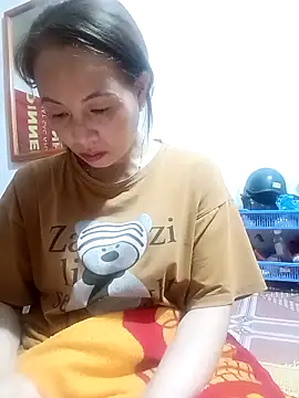 Snapshot of suka-bae chatting on 10-08-25, 05:13 suka-bae online show from 10-08-25, 05:13