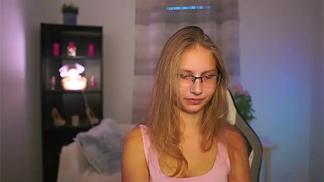 emmie murray online show from 11-06-25, 02:10