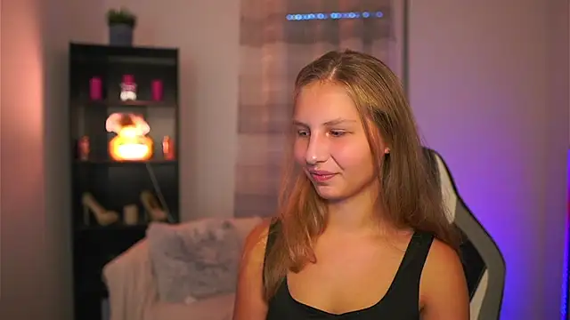 emmie murray online show from 10-19-25, 01:14