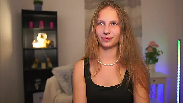 Snapshot of emmie_murray chatting on 05-15-26, 06:06 emmie murray online show from 05-15-26, 06:06