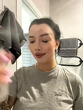 kiss Lissa online show from 10-28-25, 09:52