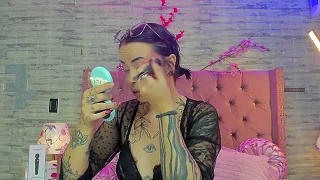 NaiaWhisper online show from 11-16-25, 02:22