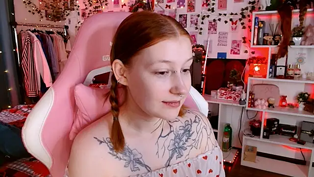 Ayla Hicks online show from 12-16-25, 08:35