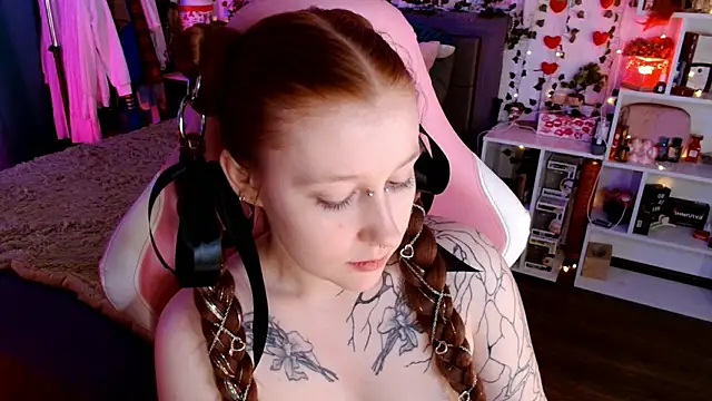 Ayla Hicks online show from 02-03-26, 06:33