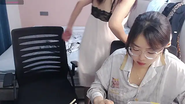 redrose520 online show from 10-10-25, 12:06