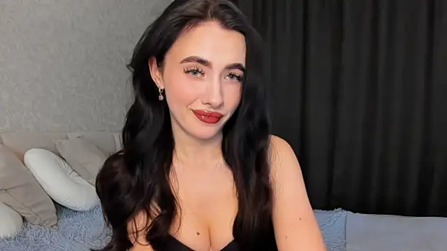 Snapshot of Milla_Moore chatting on 09-30-25, 03:29 Milla Moore online show from 09-30-25, 03:29
