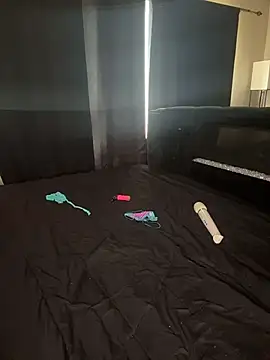 YeahhhitsBreezy online show from 03-25-26, 09:35