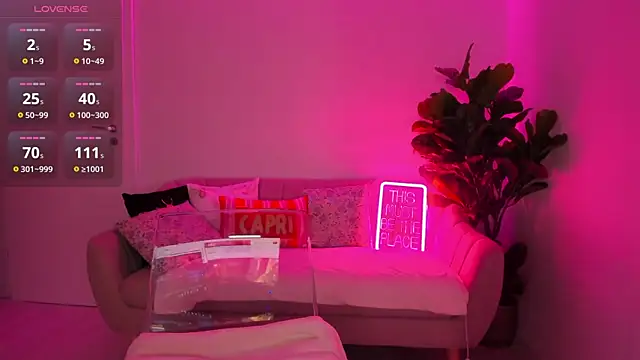 TiaBelle online show from 10-12-25, 05:36