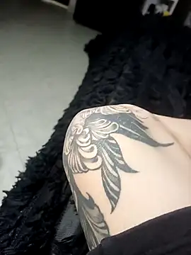 Iluromi online show from 10-16-25, 04:04