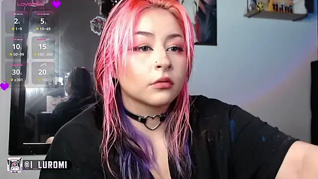 Snapshot of Iluromi chatting on 05-05-26, 03:04 Iluromi online show from 05-05-26, 03:04