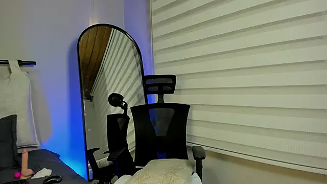 cherry bunnyx online show from 09-24-25, 05:58