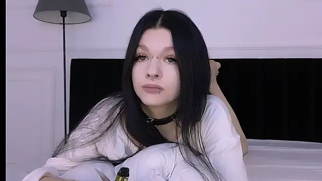 NoraAddams online show from 10-28-25, 02:45