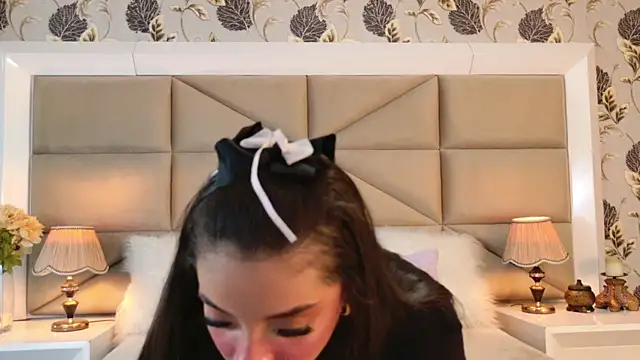 MayaDeLuca online show from 12-01-25, 01:01