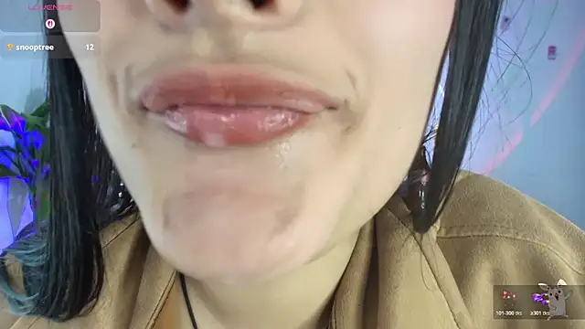 Hinata 21  online show from 11-21-25, 08:52