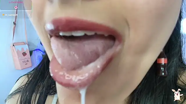 Hinata 21  online show from 11-07-25, 08:57