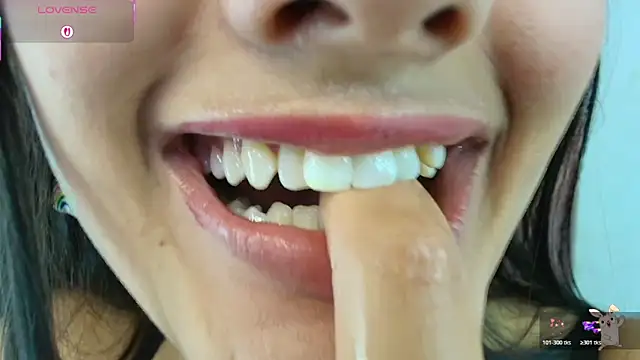 Hinata 21  online show from 03-12-26, 08:57